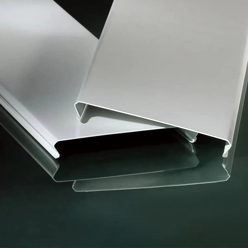 C-shaped Aluminum striped Ceiling8005 C-shaped Aluminum striped Ceiling8005